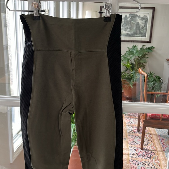 NWT Spanx textured panel leggings forest green M and top L - Picture 5 of 10